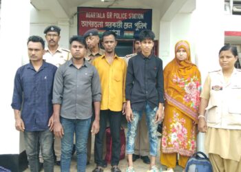 Four Rohingyas and one Bangladeshi national detain