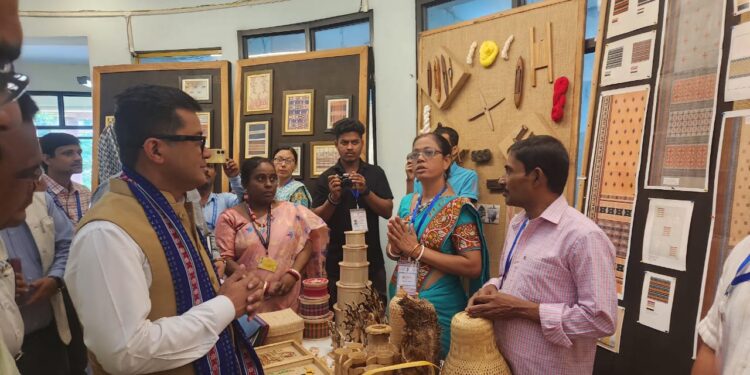Union Minister Praises Tripura’s Handicrafts, Pledges Support for Artisans