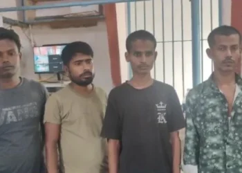 Two Bangladeshi nationals and two Indian touts arrested