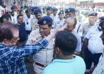 State Police, Traffic Dept conduct joint raids to tackle congestion.