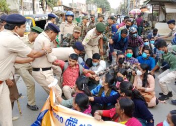 TET-qualified aspirants demand immediate recruitment