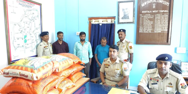 Police arrested group of thieves with stolen Rice bags