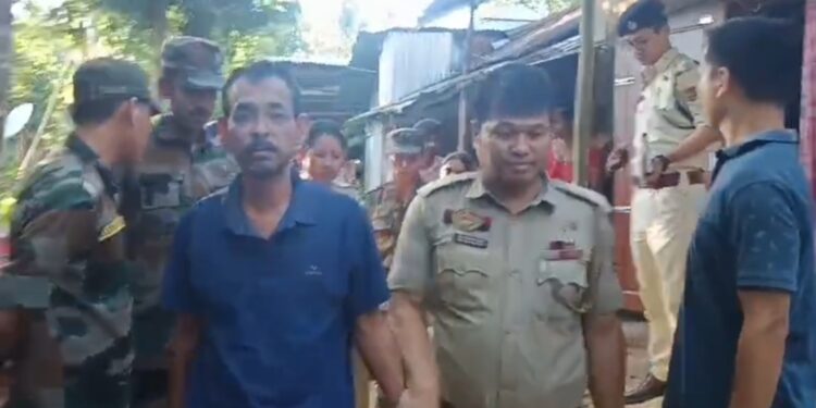 police detain one with factory made loaded pistol