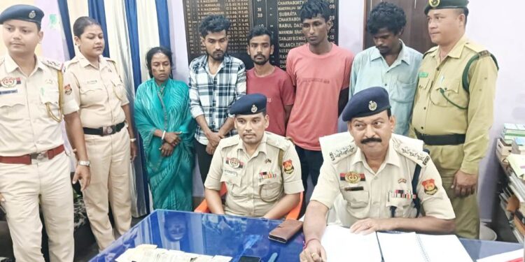 Police arrested 5 gang members