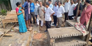 Jitendra Choudhury visits South Ramnagar Gol Chakkar area