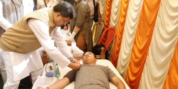 Chief Minister Emphasizes Public Welfare and Blood Donation at Nine Bullets Club Event