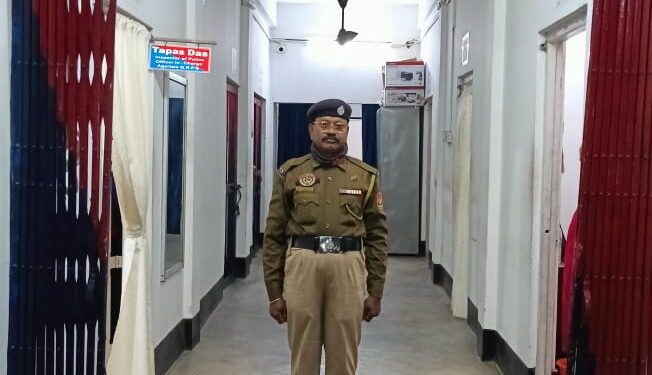 Police seized 33 packets dry Cannabis worth Rs. 3,50,000.