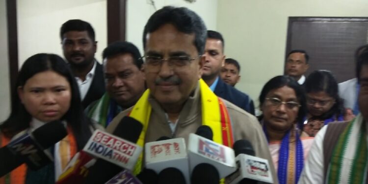 Communist leaders are unable to recognize the state’s progress as they are “suffering from cataract” and need surgery : Chief Mminister