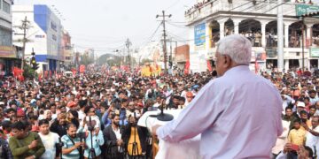 CPI(M) claims vehicles transporting people to the rally, deliberately vandalized and stopped