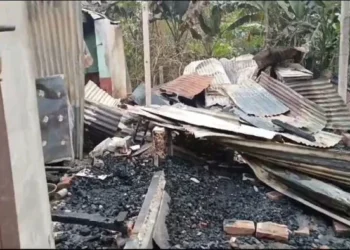 CPIM supporter’s house set on fire: CPI(M) delegation visits the spot