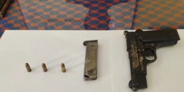 One detain with pistol and three rounds of ammunition