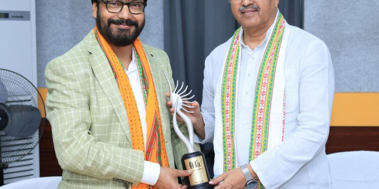 Felicitation ceremony of Shri Biplab Goswami for his award-winning story “Lapata Ladies”.
