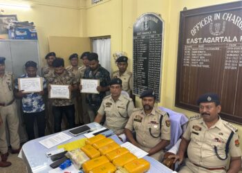 Three drug Paddlers were arrested with yaba tablets valued rs.5.5 crore from a city based hotel