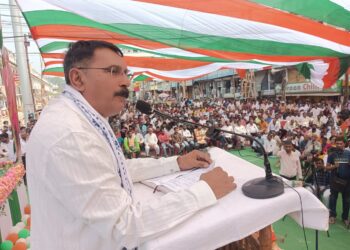 East India Company once plundered India now “West India Company,” led by Prime Minister Narendra Modi loot India: Lalji Desai