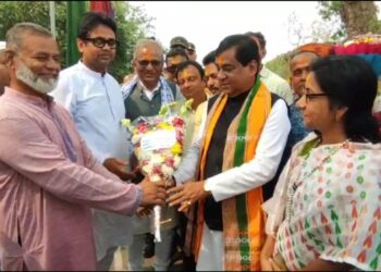 Mayor Dipak Majumder visits Agartala Integrated Checkpost on Holi and Ramzan