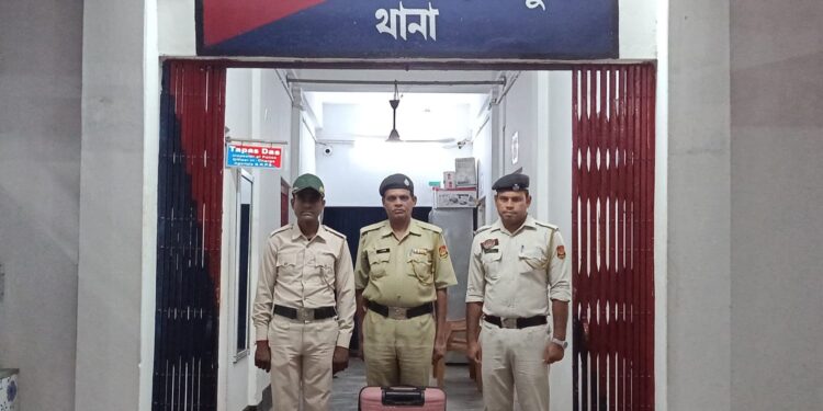 Police seizes dry cannabis worth ₹2,32,500: One Bangladeshi detain