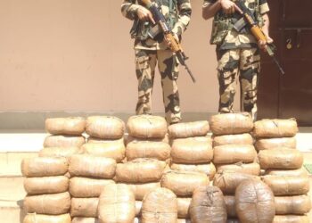 SEIZURE OF A LARGE QUANTITY OF NARCOTICS – ONE SMUGGLER INJURED