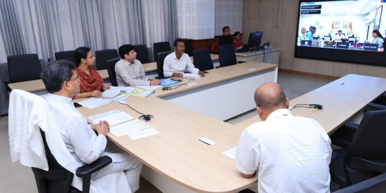 CM proposes setting up of state-of-the-art disease diagnostic laboratory