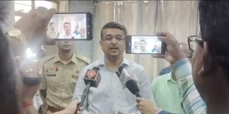 Tripura Secretary Kiran Gitte Visits Belonia to Address Border and Flood Issues