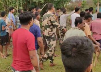 Two Bangladeshi thieves arrested