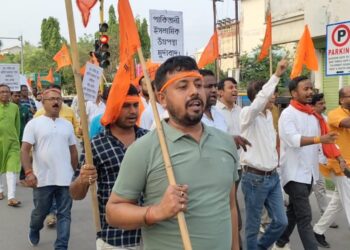 Vishva Hindu Parishad stages massive protest rally condemning the brutal killing of 28 tourists by insurgents in Pahalgam