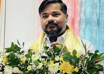 Minister Sushanta Chowdhury Flags Off Krishi Rath, Promotes Viksit Krishi Sankalp Abhiyan in Majlishpur