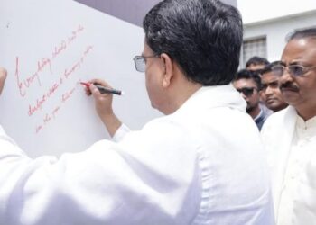 Tripura CM Reflects on Emergency Era at Mock Parliament Event in Agartala