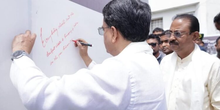 Tripura CM Reflects on Emergency Era at Mock Parliament Event in Agartala