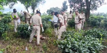 Tension in Krishnapur as Blood-Soaked Body of Missing E-Rickshaw Driver Found in Tea Garden; Murder Suspected