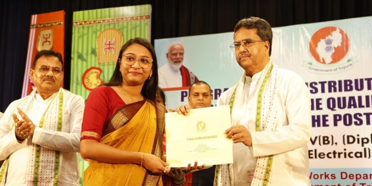 CM Emphasizes Transparent Job Creation and Infrastructure Push in Tripura