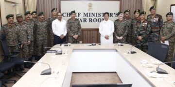 Eastern Command Chief Lt. Gen. R.C. Tiwari Meets Tripura CM Manik Saha in Agartala