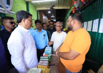 GST Reforms Win Praise From Buyers and Sellers: CM