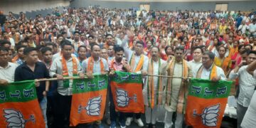 CM welcomes 920 voters in BJP