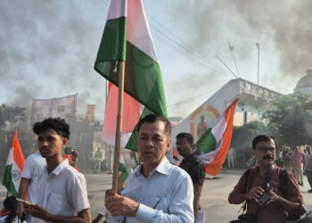 Tiprasa civil bodies block tracks in Tripura, train services hit