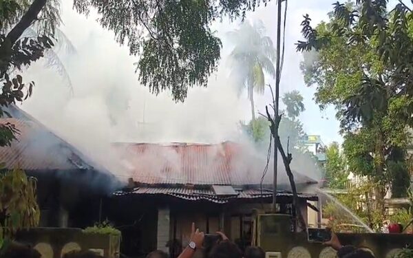 Fire destroys home in Joynagar Chakra Sangha; no injuries