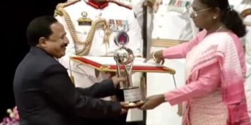 President Murmu honours Tripura’s Shyamal Dey, Anupam Das with NSS Award