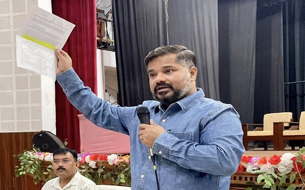 Chowdhury Holds Key Meeting on NH-8 Land Clearance