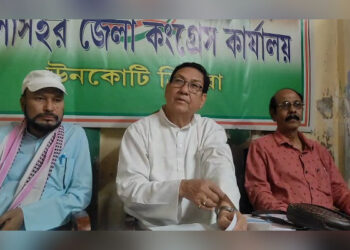 Congress’ Sinha accuses Tinku Roy of aiding illegal entry, hiding record