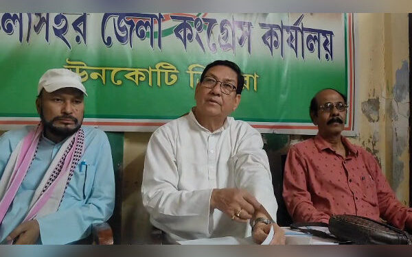 Congress’ Sinha accuses Tinku Roy of aiding illegal entry, hiding record