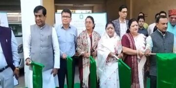 Mayor flags off AMC’s new fleet of auto tippers, super suckers