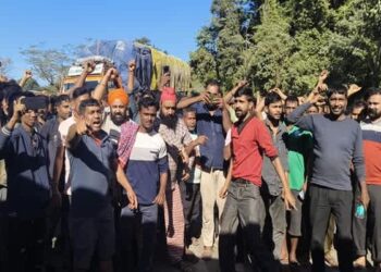 Churaibari traffic chaos as truckers block highway over slow checks