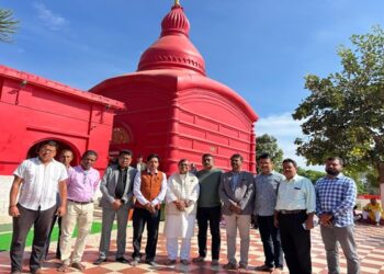 Ratan Lal Nath offers prayers at Tripura Sundari Temple with Mohanpur public representatives  Minister prays for State’s Welfare