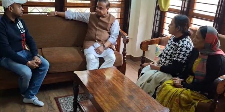 Assam CM Meets Family Members of Former Tripura Assembly Speaker Bishwabandhu Sen
