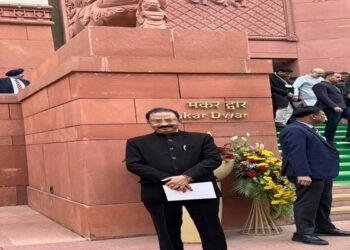 Murmu Praises Tripura’s Development at Budget Session