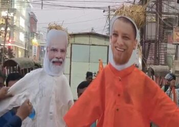 Tripura Congress Burns Effigies Over Shankaracharya Assault