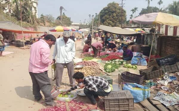Kalyanpur unaffected by strike, normal life on