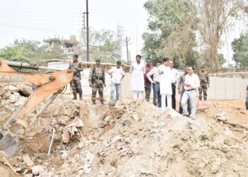 Mayor Inspects Battala Mahashmashan, Announces New Facility