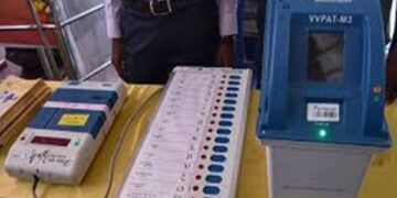 EC Finalises EVM-VVPAT Randomisation for Apr 9 Poll