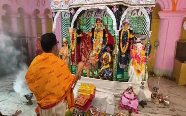 Saptami Puja marks Basanti festival at Durga Bari