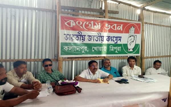 Congress reviews Sangathan Srijan Abhiyan at Kalyanpur